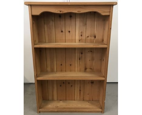 A small pine 2 shelf bookcase.Approx. 93cm x 64cm.