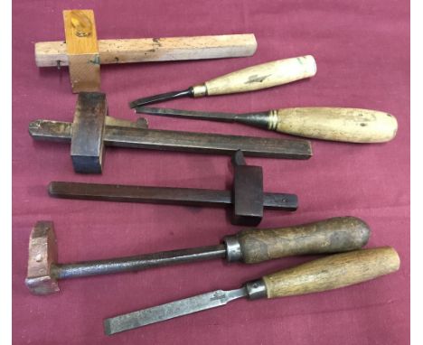 A tray of vintage tools to include gauges, chisels and an anti spark hammer.