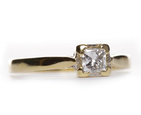EIGHTEEN CARAT GOLD DIAMOND SOLITAIRE RINGthe princess cut diamond of approximately 0.15 carats, size K, 2.1g
