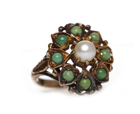 NINE CARAT GOLD TURQUOISE AND PEARL RINGthe central round spherical pearl surrounded by round turquoise, size K, 4g