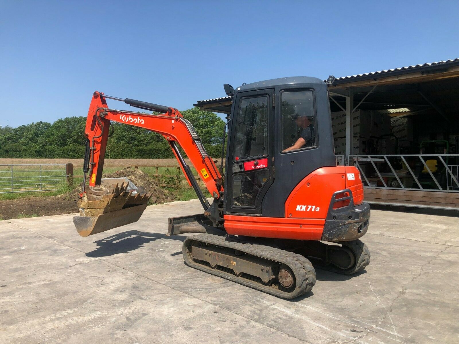 MA KUBOTA KX713 EXCAVATOR, YEAR 2014, ONLY 1907 HOURS, QUICK HITCH