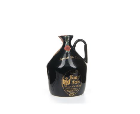 KING OF SCOTS Blended Scotch Whisky Full sized decanter, 43% volume, black ceramic flagon.