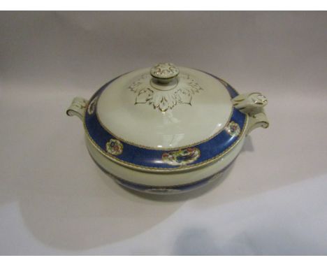 A Bradley's Longton "Chelsea" soup tureen with cover and ladle  
