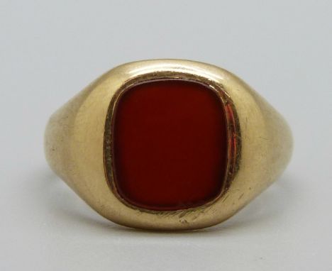 A 1960's 9ct gold and carnelian ring, 6.2g, R 