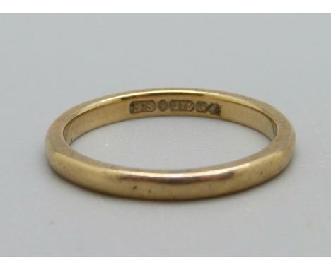 A 9ct gold wedding ring, 1.8g, K 