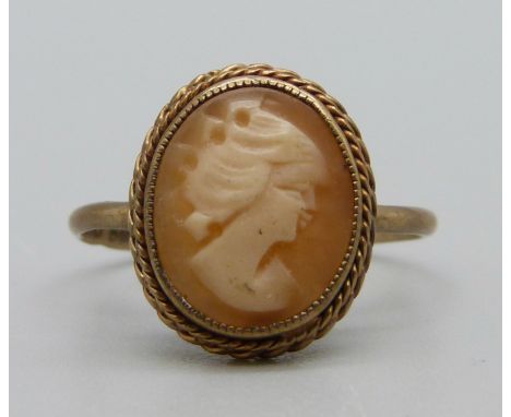 A 9ct gold cameo ring, 2g, O 