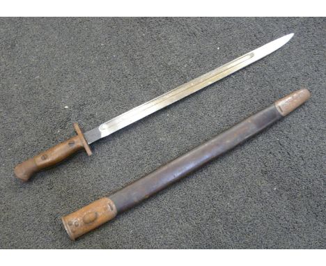 A Sanderson 1907 pattern British bayonet and scabbard 