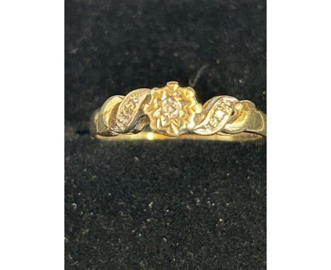 9ct Gold ring set with diamonds Size O 1.8g 