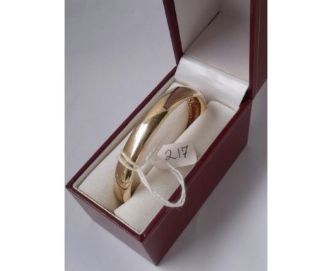 HEAVY 15CT GOLD HINGED BANGLE 19.1g   – boxed        