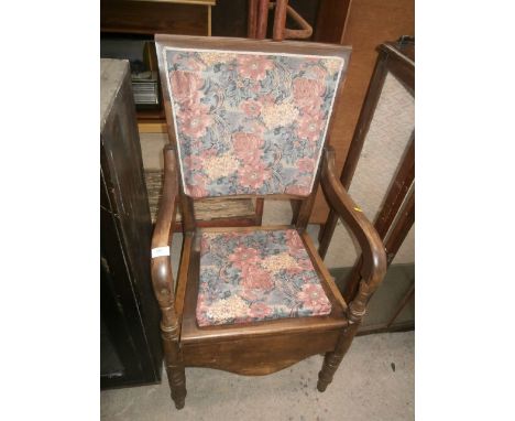 oak commode chair with ceramic pot