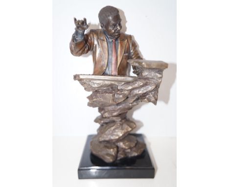 Good quality resin model jazz keyboard player Height 34 cm