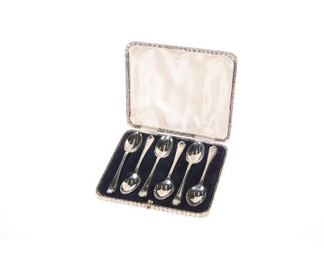 A SET OF SIX GEORGE V SILVER GOLFING TEASPOONSby Walker & Hall, Sheffield 1932Each terminal with a crossed clubs and ball, ca