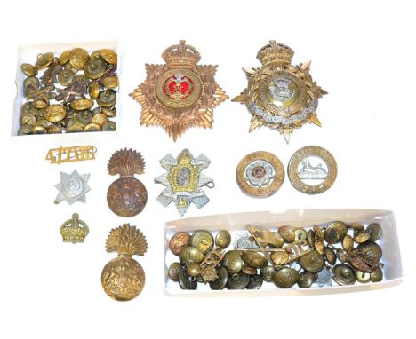 A Small Collection of Militaria, including a bimetal glengarry badge and buttons to the Glasgow Highlanders (9th Bn. Highland