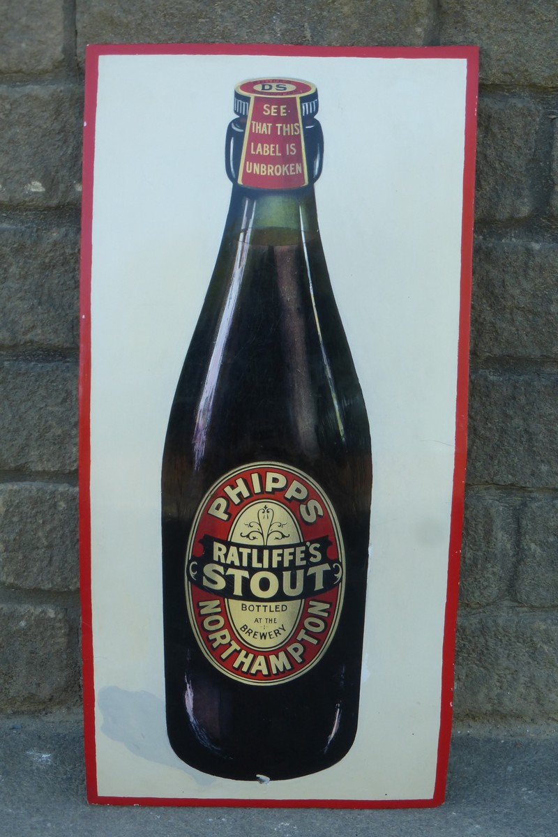 A rare Phipps "Ratliffe's Stout" of Northampton pictorial beer bottle