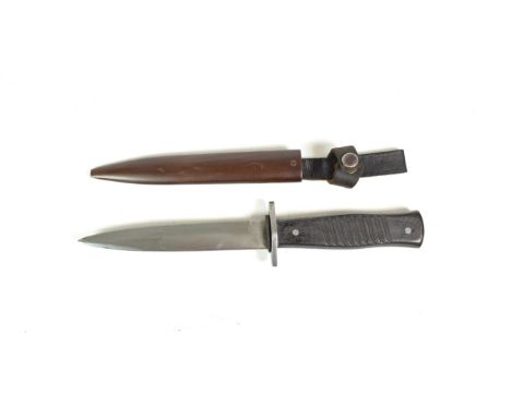 A German Trench Knife, the 14cm single edge steel blade stamped GOTTLIEB HAMMESFAHR SOLINGEN. FOCHE, with diamond section cro