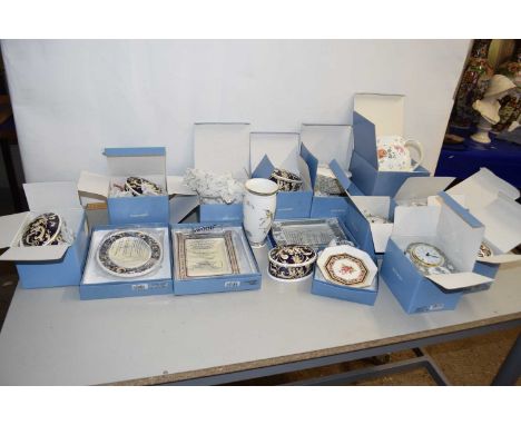 Collection of boxed Wedgwood porcelain items to include covered trinket boxes, photograph frame, dressing table boxes etc