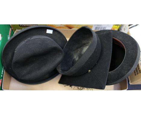 Two Homburg hats, French beret, bowler hat and a mortar board (5) 