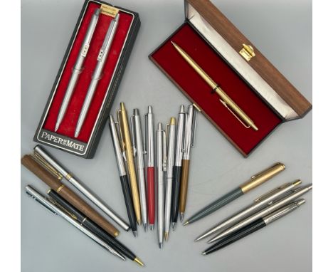 Assorted pens including ten Papermate and four Parker / T20 