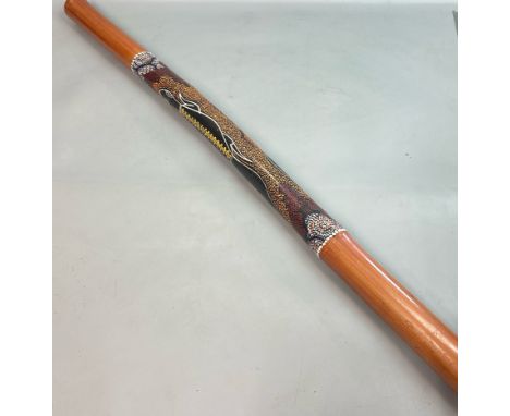 Australian Didgeridoo with painted animal decoration, 119 cm long / T42