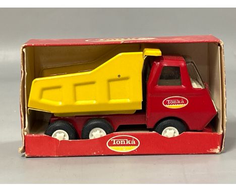 Tonka no. 535 tipper truck in original box, unused condition / T10