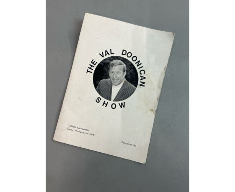 Val Doonican signed programme and picture, c1975