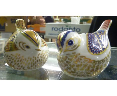2 Royal Crown Derby gold button birds