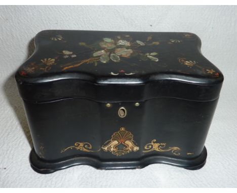 Lacquered tea caddy with mother of pearl decoration