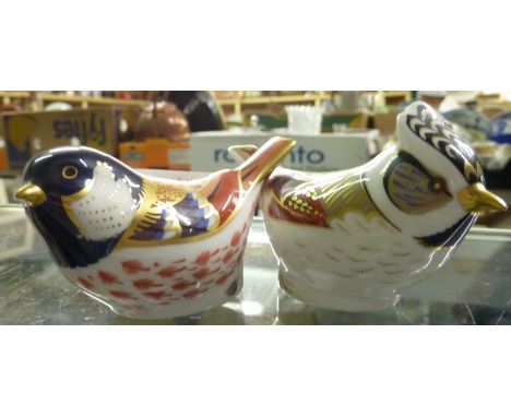 2 Royal Crown Derby gold button birds
