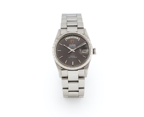Tudor watch. Oyster Prince Date Day model. Automatic mechanical movement with date at 3h. With original Rolex wristband. Stai