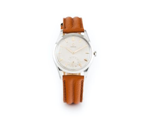 Honeycomb dial model. Winding mechanical movement (Cal. 266) with serial Nº 14380360. Stainless steel case with ref. Nº 2750-