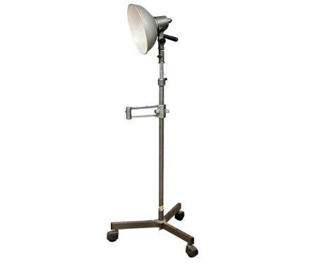 A mid 20th century telescopic floor lamp. 201cm fully extended. Closed 127cm 