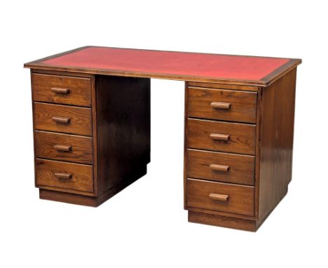 A vintage oak desk with leather top. 138x78x79.5cm 