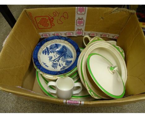 Mixed box of vintage dinnerware
