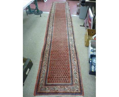 Tassel ended red coloured carpet runner, 400 x 82 cms