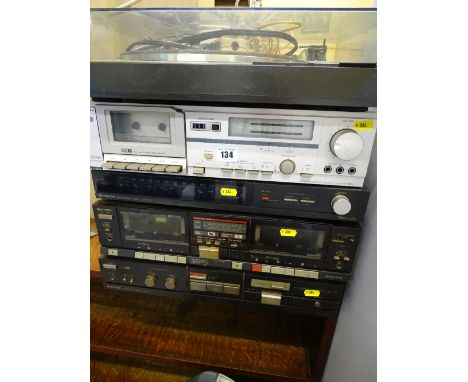 Parcel of vintage hifi separates by Hitachi including a turntable model no. HT-12, cassette deck model no. D-35S, AM-FM stere