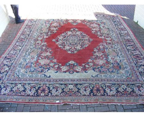 Middle Eastern style carpet with geometric border - 420cm x 317cm 