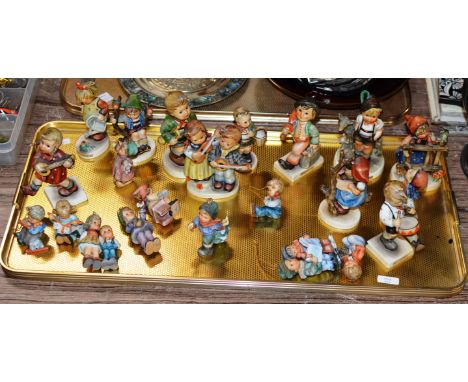 TRAY WITH ASSORTED HUMMEL FIGURINE ORNAMENTS