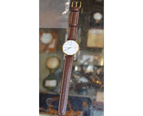 ROTARY CLASSIC GENTS 18 CARAT GOLD CASED WRIST WATCH ON LEATHER STRAP     