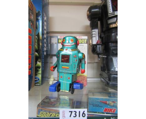 A boxed Noguchi, Japan tinplate Mechanical Mighty Robot 