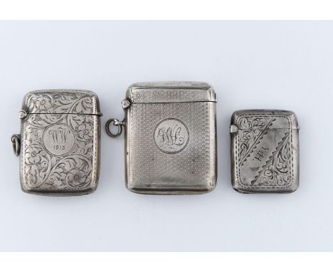 ONE GEORGE V AND TWO EDWARDIAN SILVER VESTA CASES, VARIOUS SIZES, MAKERS AND DATES, 2OZS 9DWTS Good condition