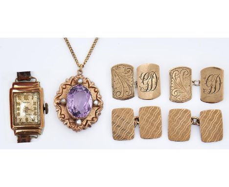 MISCELLANEOUS GOLD JEWELLERY, COMPRISING AN AMETHYST AND SPLIT PEARL PENDANT MARKED 9CT, TWO PAIRS OF 9CT GOLD CUFFLINKS AND 