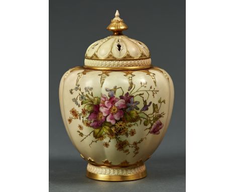 A ROYAL WORCESTER STUART ROSE JAR, COVER AND INNER COVER, 1912, PRINTED AND PAINTED WITH NATURALISTIC FLOWERS ON A SHADED APR