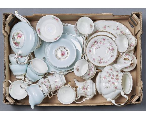 A PARAGON BONE CHINA TEA SERVICE FOR SIX, COMPRISING SIX CUPS AND SAUCERS, SUGAR BOWL, CREAM JUG, TEAPOT AND COVER AND BREAD 