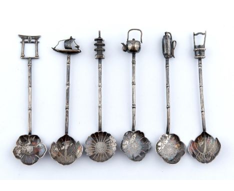 A HARLEQUIN SET OF SIX JAPANESE SILVER COFFEE SPOONS, C1880, MARKED 0.900, RISING SUN AND STERLING, 1OZ 11DWTS Good condition