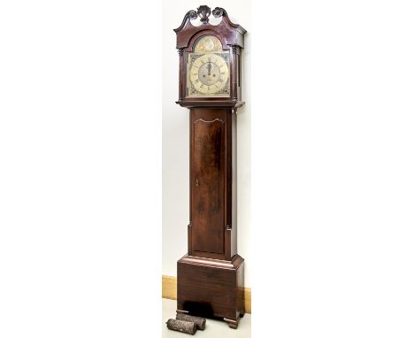 AN IRISH GEORGE III MAHOGANY EIGHT DAY LONGCASE CLOCK, WILLM EDWARDS DUBLIN, THE BREAKARCHED DIAL WITH MATTED CENTRE, DATE AP