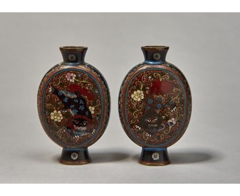 A PAIR OF JAPANESE CLOISONNÉ ENAMEL VASES, MEIJI PERIOD, OF FLAT SIDED OVAL SHAPE, ENAMELLED TO ONE SIDE WITH A SHISHI AND TH