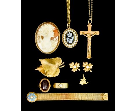 A Quantity of Gold Items, comprising - a 9ct gold pendant in the form of two leaves, a 9ct gold ring set with white faceted s
