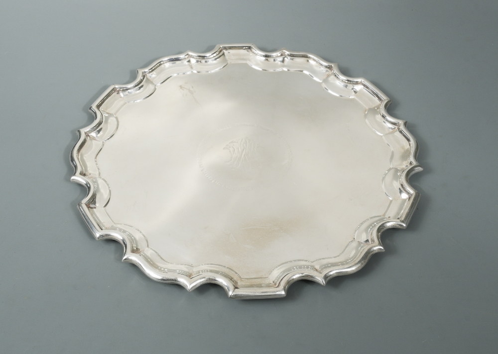 Dublin - An Edward VII Irish silver salver, by Wakely & Wheeler, 1905 ...