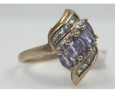 9ct gold ring set with tanzanite, size M, 2.6g. UK P&amp;P Group 0 (£6+VAT for the first lot and £1+VAT for subsequent lots)