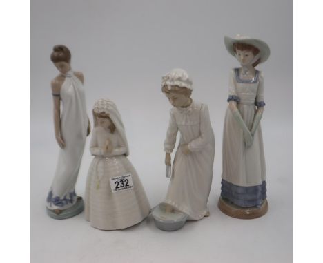 Four Nao lady figurines largest H: 30 cm, no visible chips or cracks. Not available for in-house P&amp;P